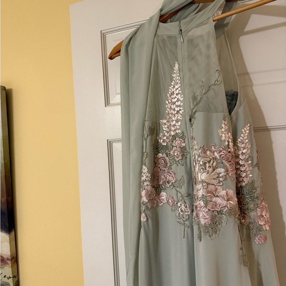 Cachet Sage Green Floral Embroidered Dress - Picture 6 of 10